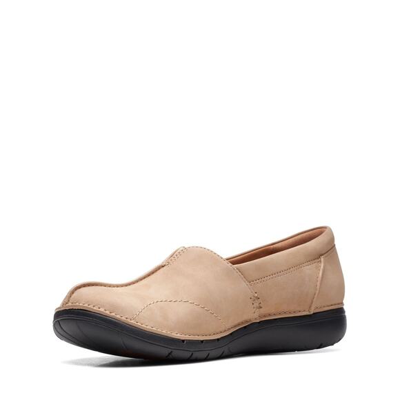 NWT Clarks Women’s Loafer Nougat Nubuck Size 11 - Picture 1 of 3